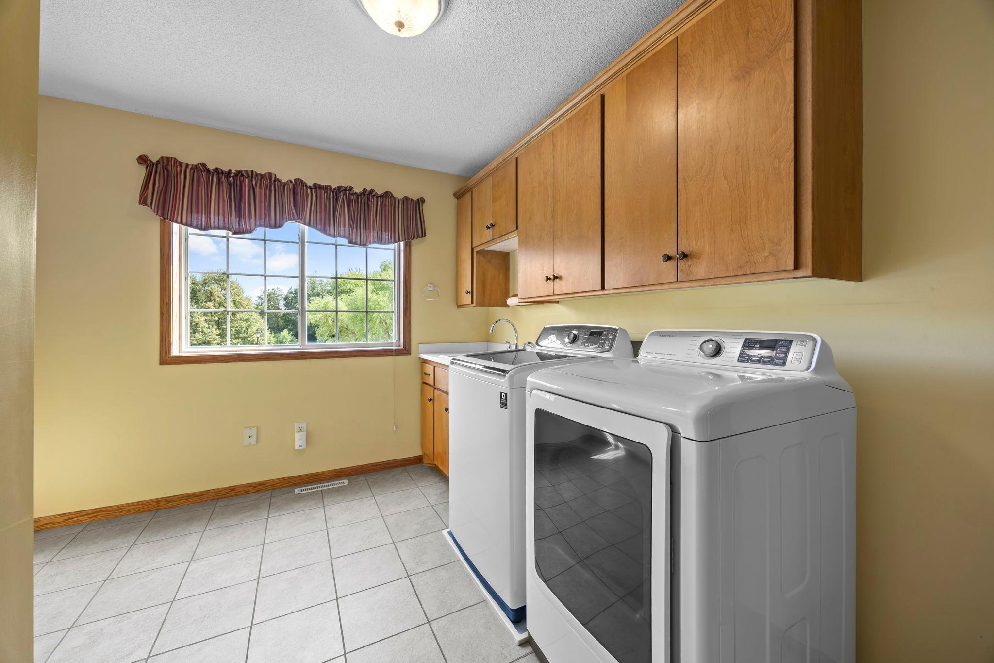 1669 Lakeland Circle Property Photo 35