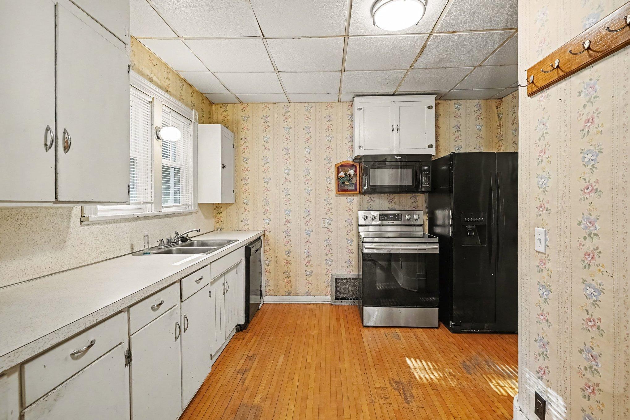 23 Main Street E Property Photo 15