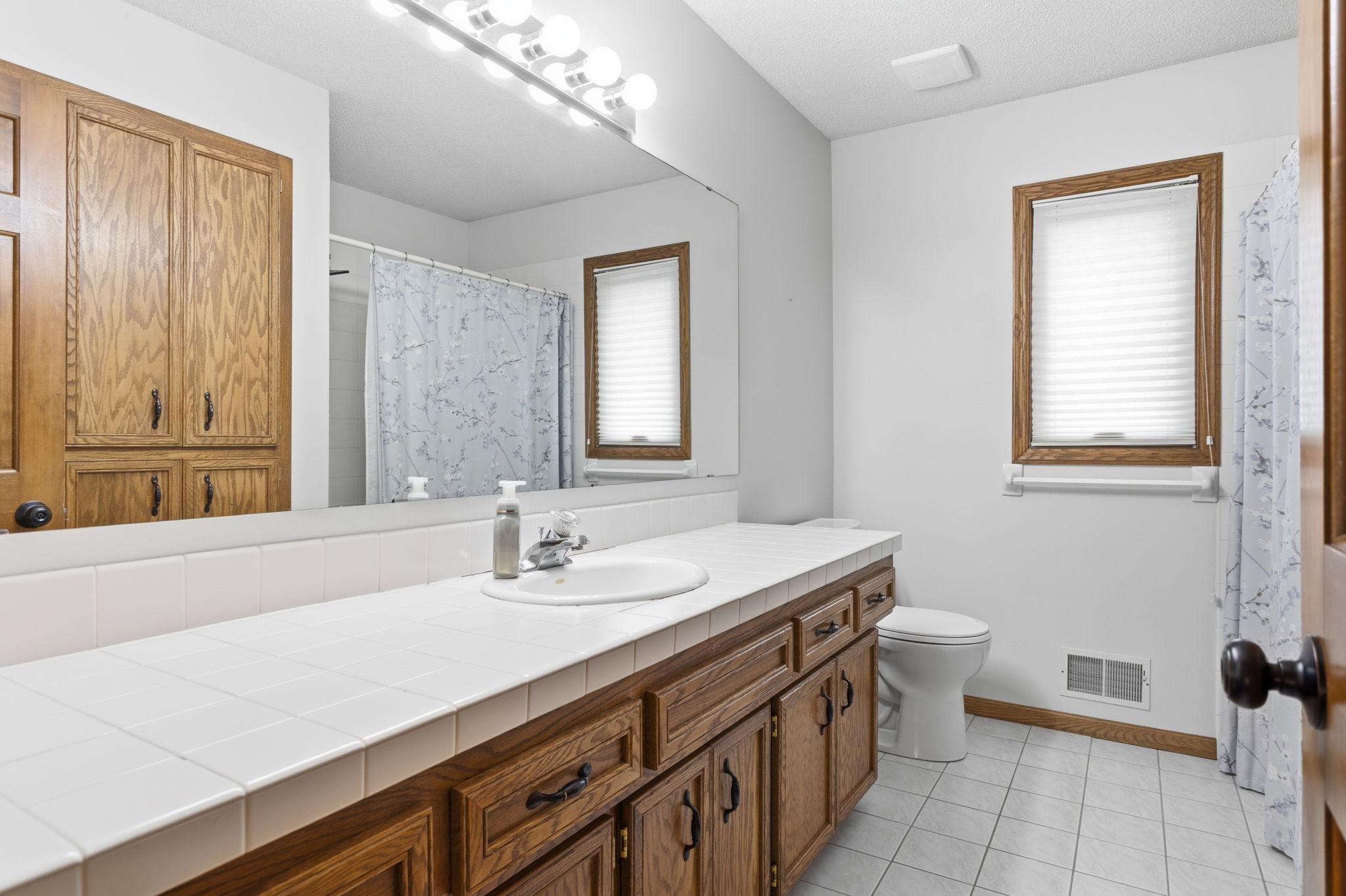 1467 Kings Crest Property Photo 14