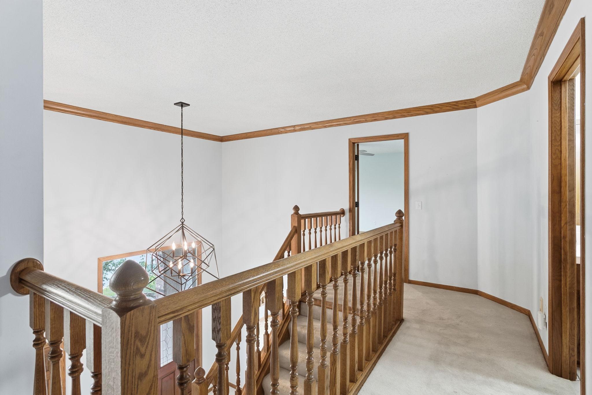 1467 Kings Crest Property Photo 16