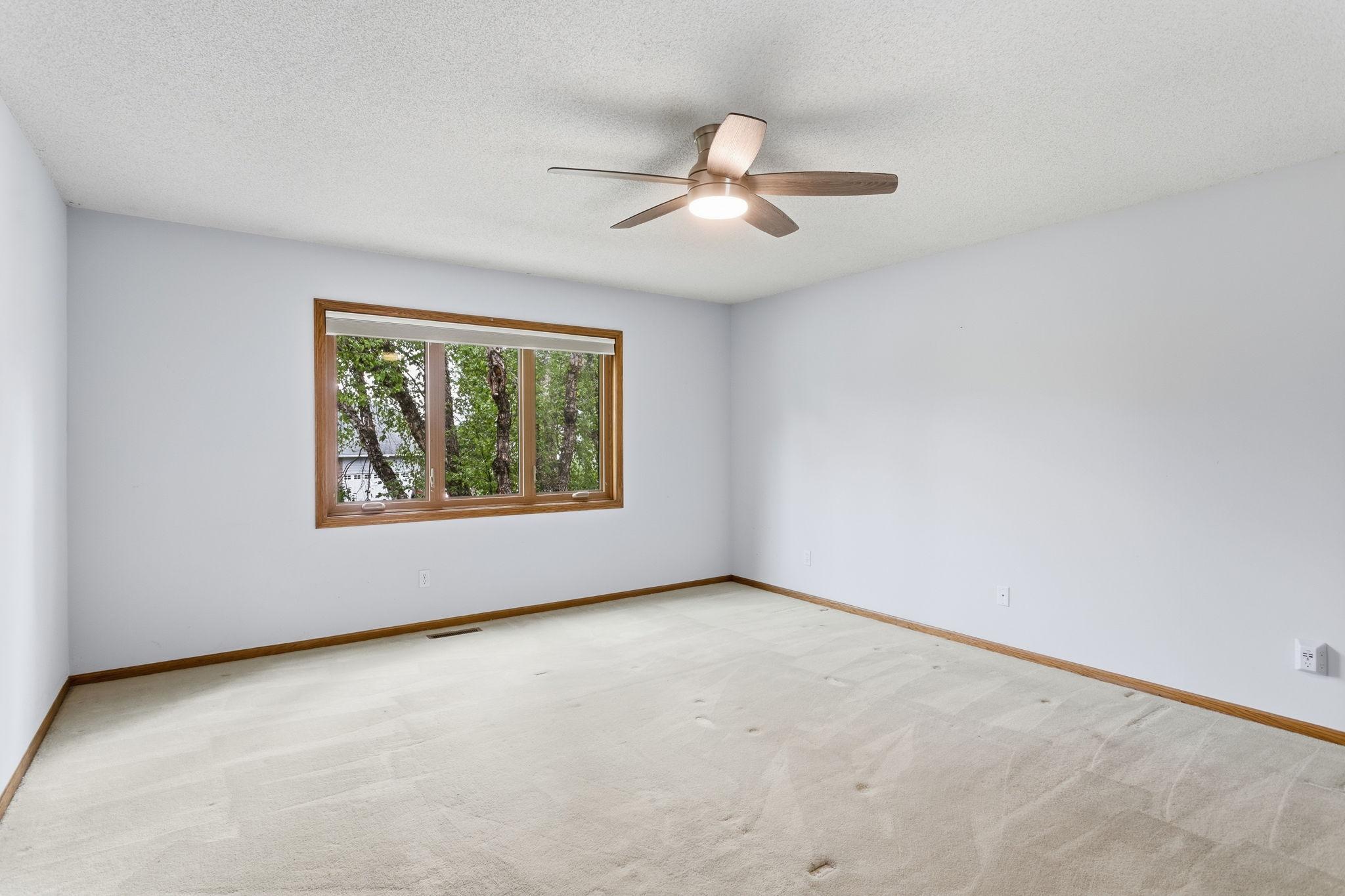 1467 Kings Crest Property Photo 17