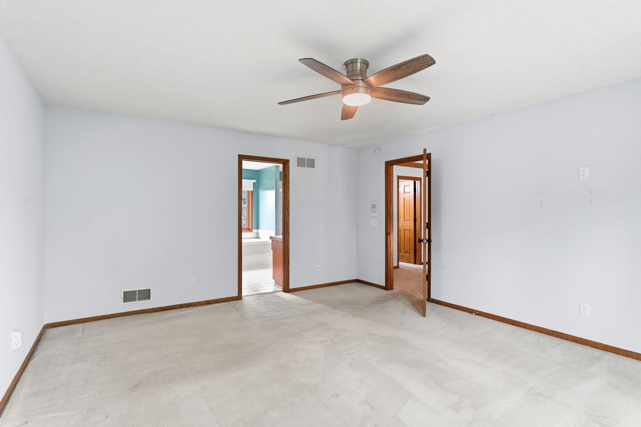 1467 Kings Crest Property Photo 18