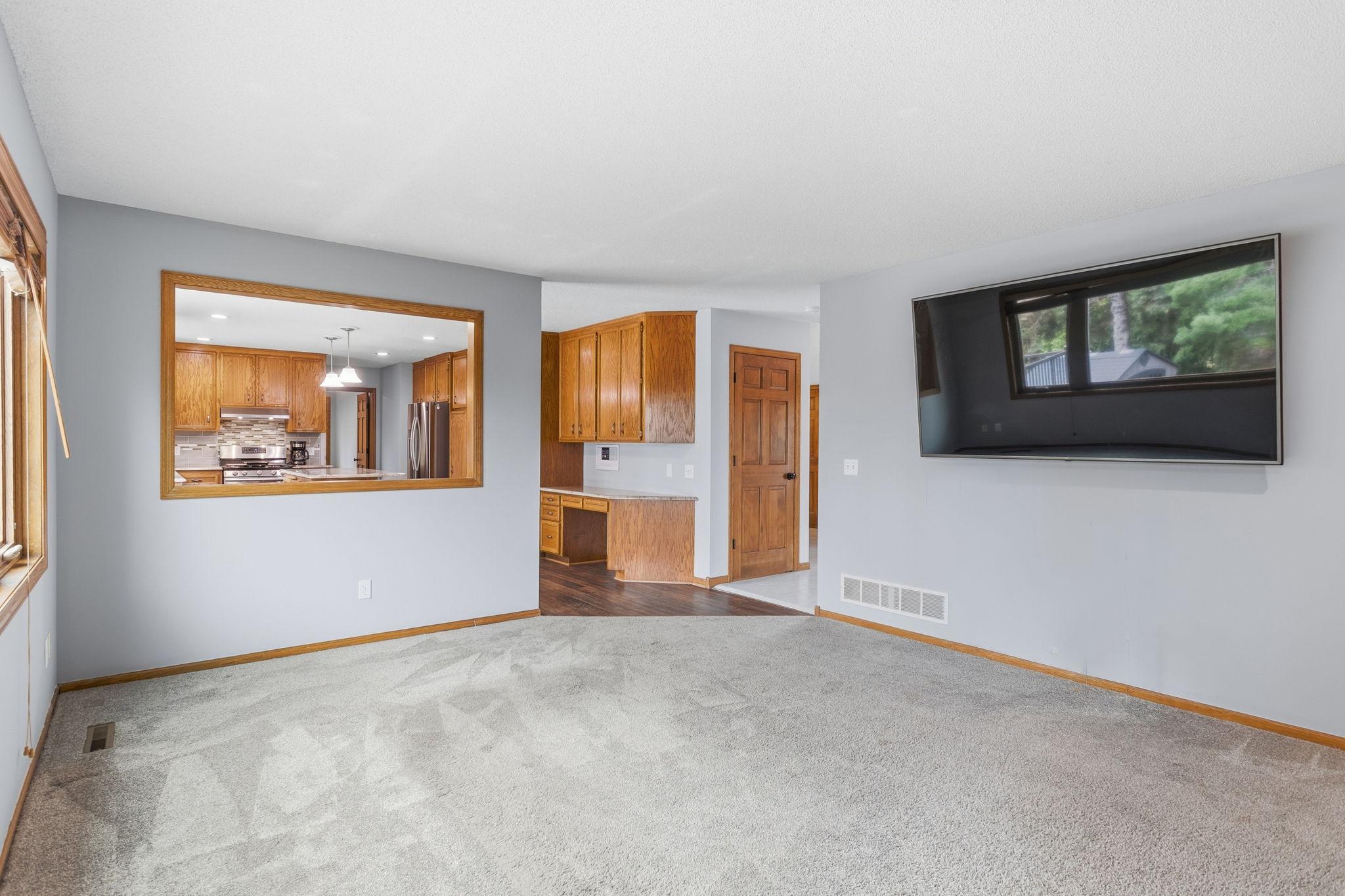 1467 Kings Crest Property Photo 22