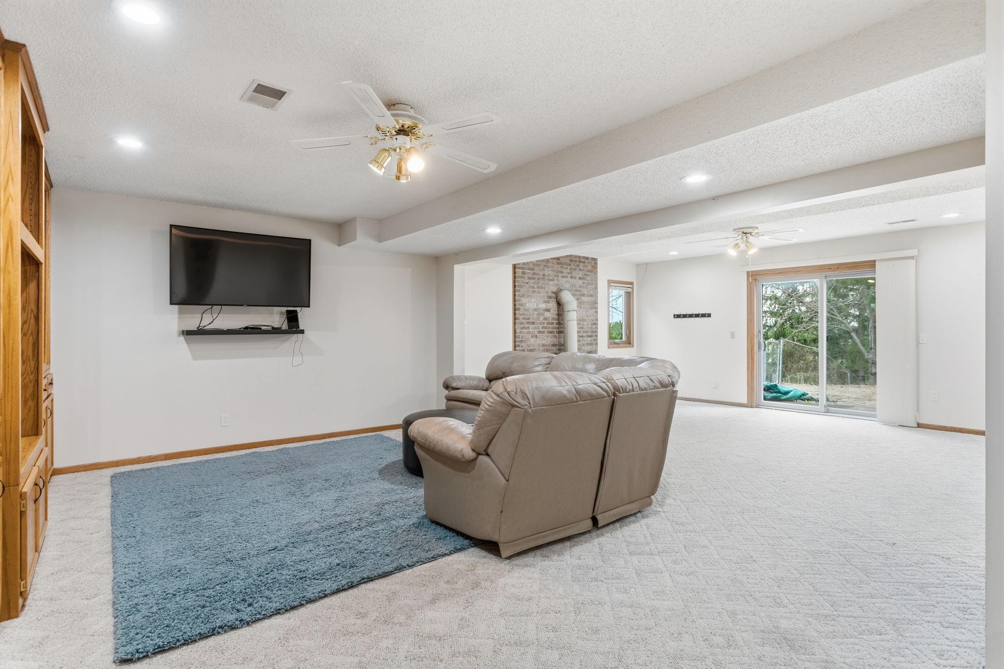 1467 Kings Crest Property Photo 38