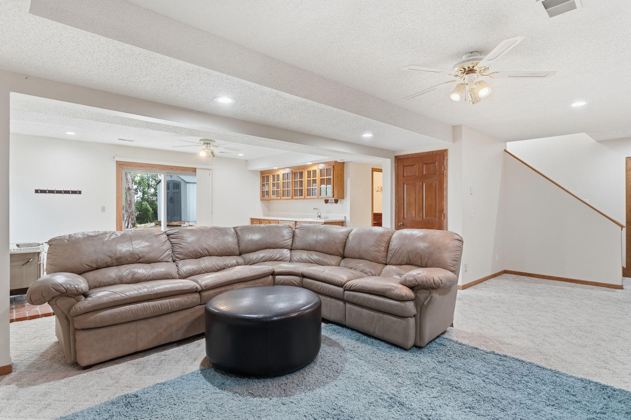 1467 Kings Crest Property Photo 39
