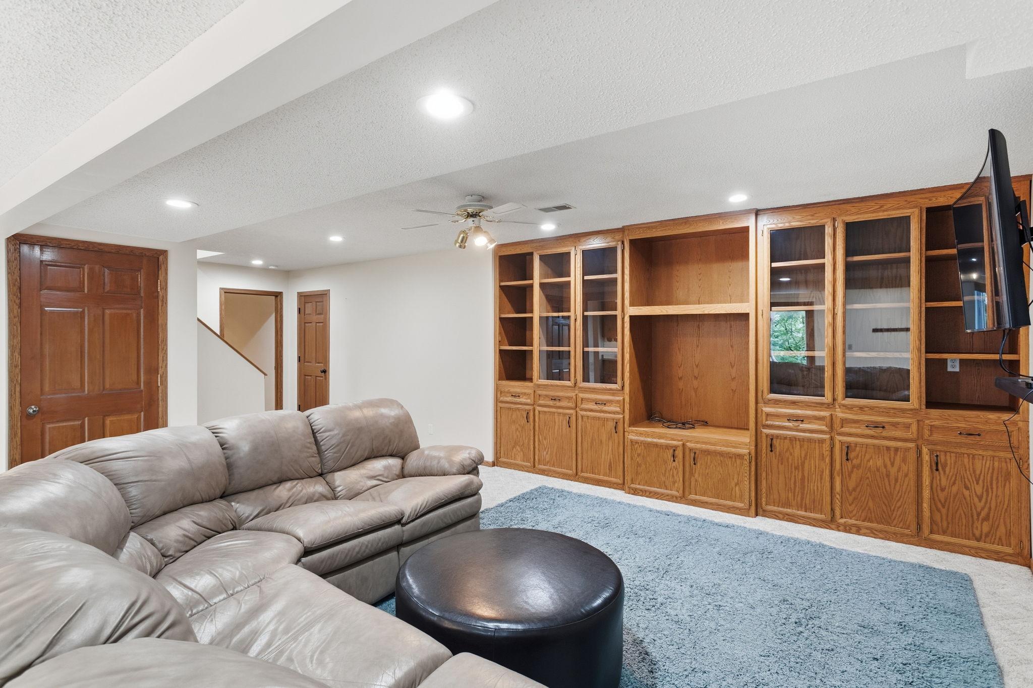1467 Kings Crest Property Photo 40