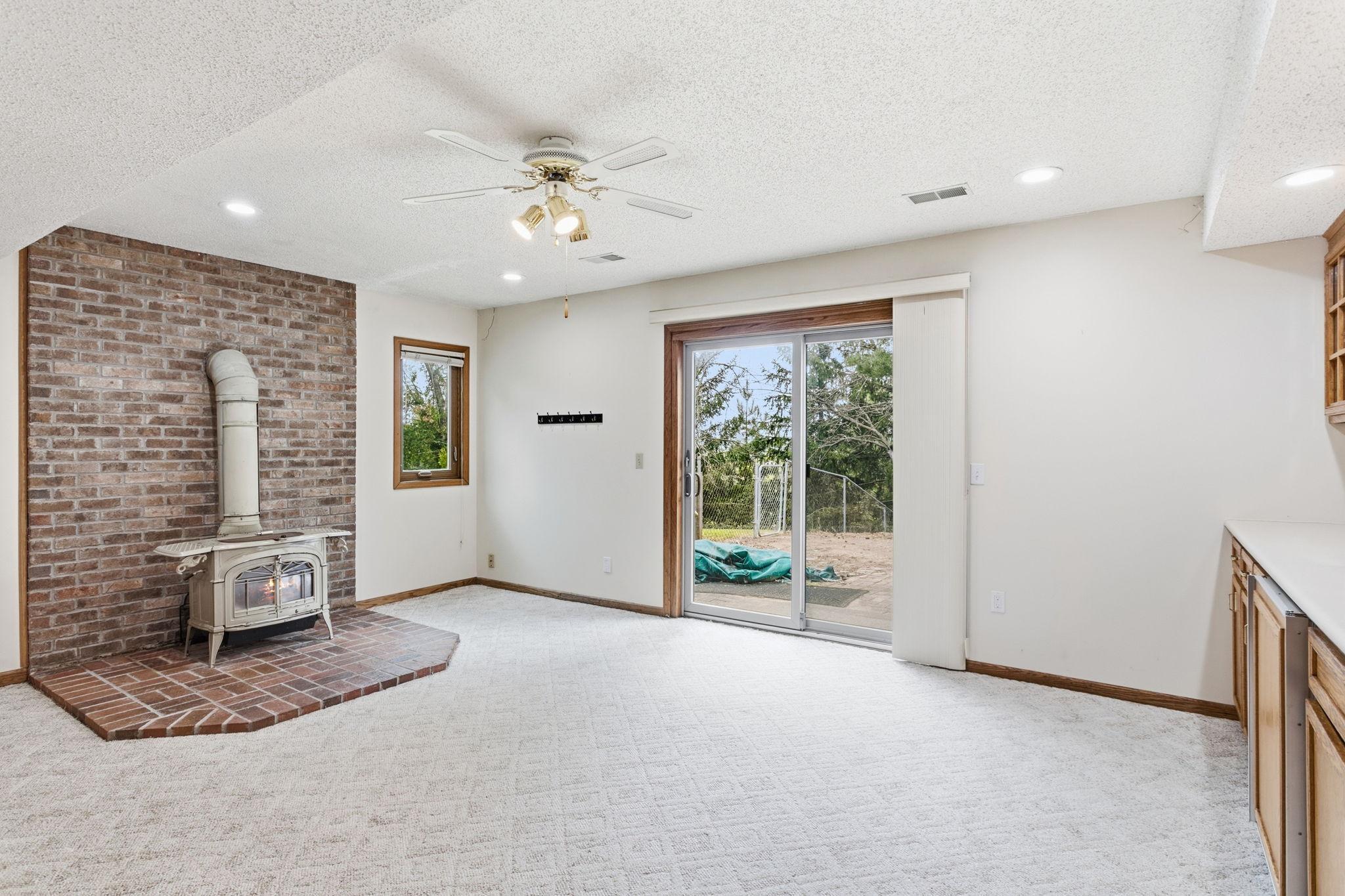 1467 Kings Crest Property Photo 41