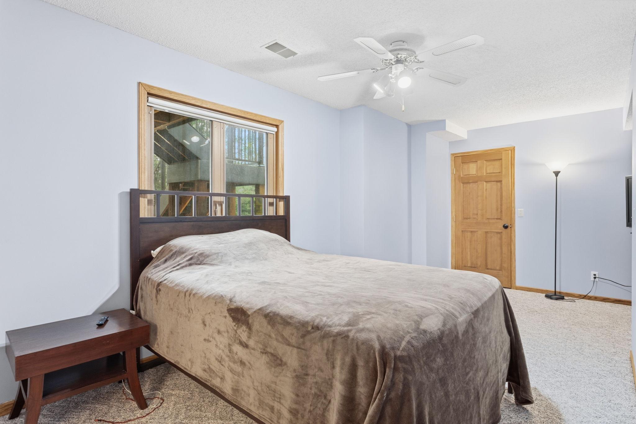 1467 Kings Crest Property Photo 43