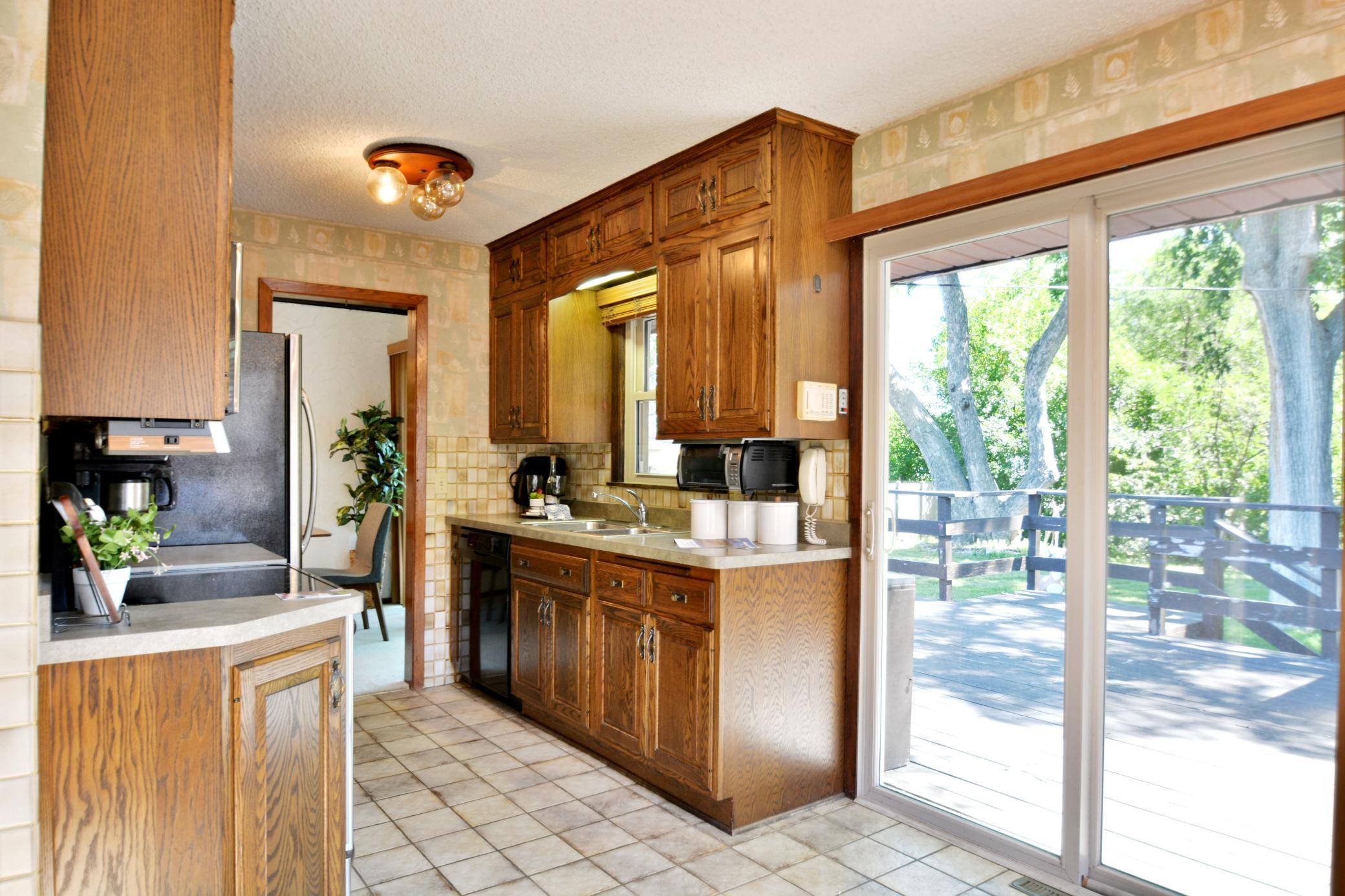5526 Unity Avenue N Property Photo 3