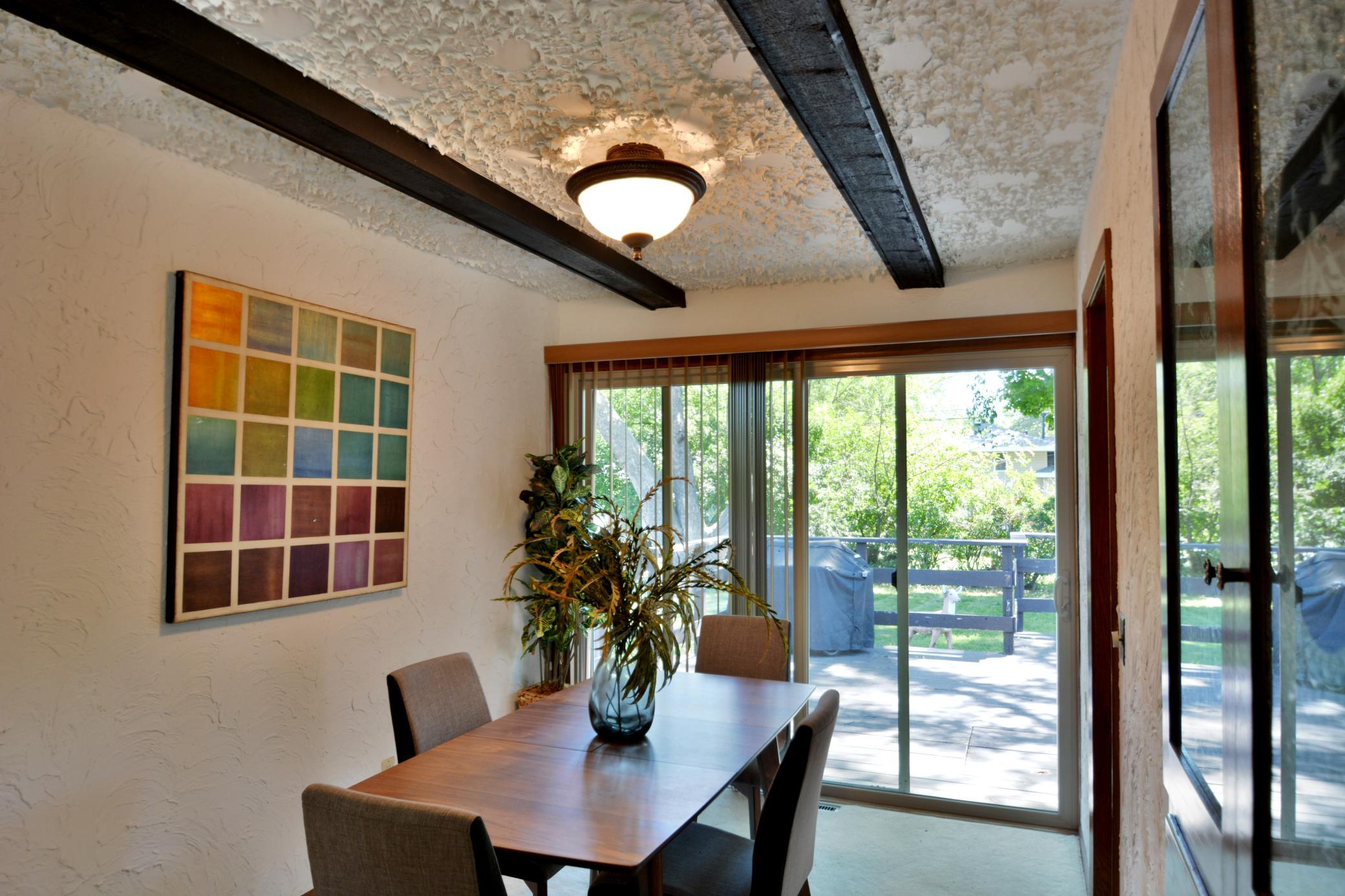 5526 Unity Avenue N Property Photo 5