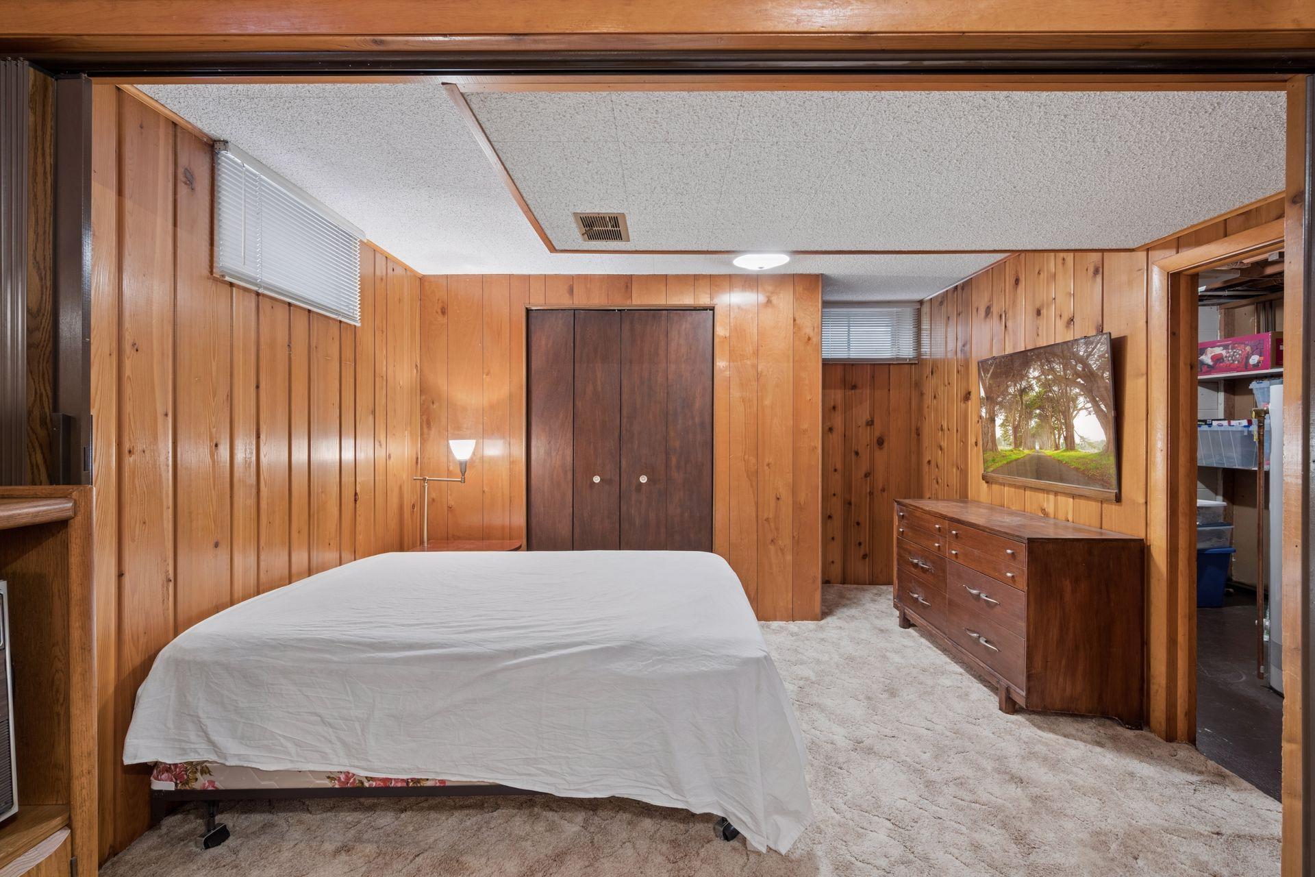 5526 Unity Avenue N Property Photo 17