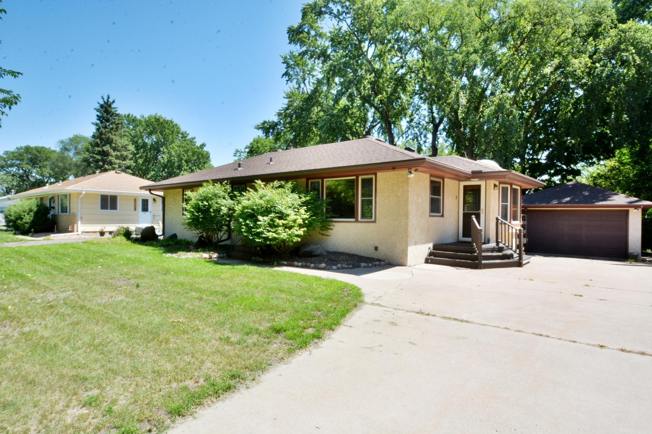 5526 Unity Avenue N Property Photo 20