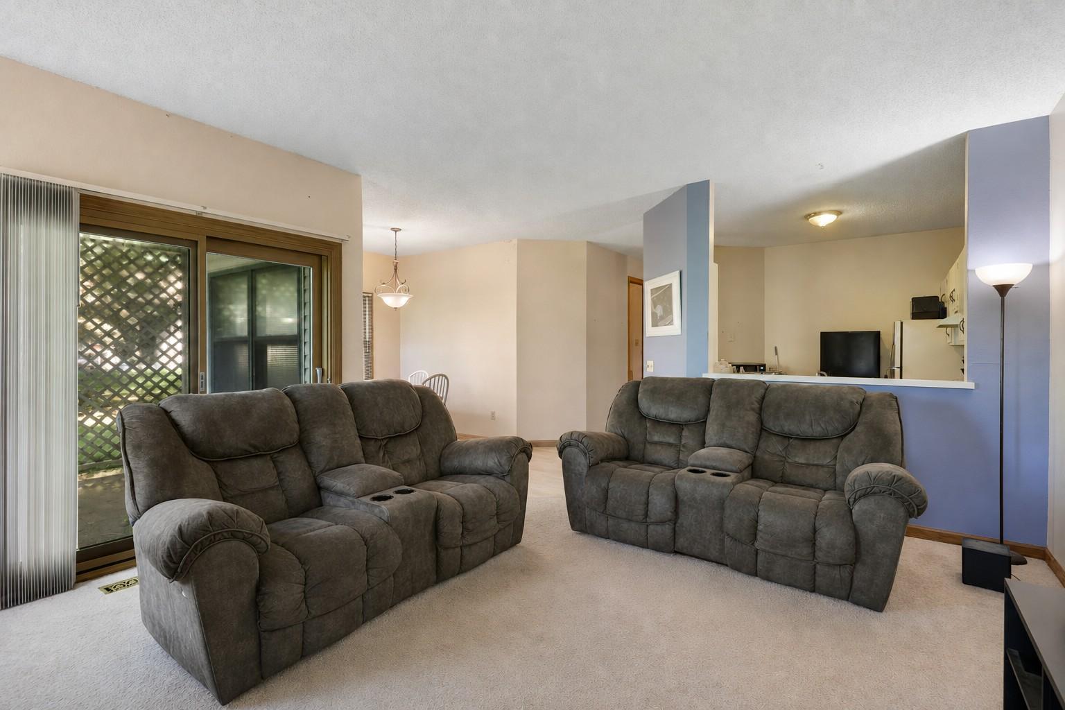 990 Kensington Trail 107 Property Photo 7