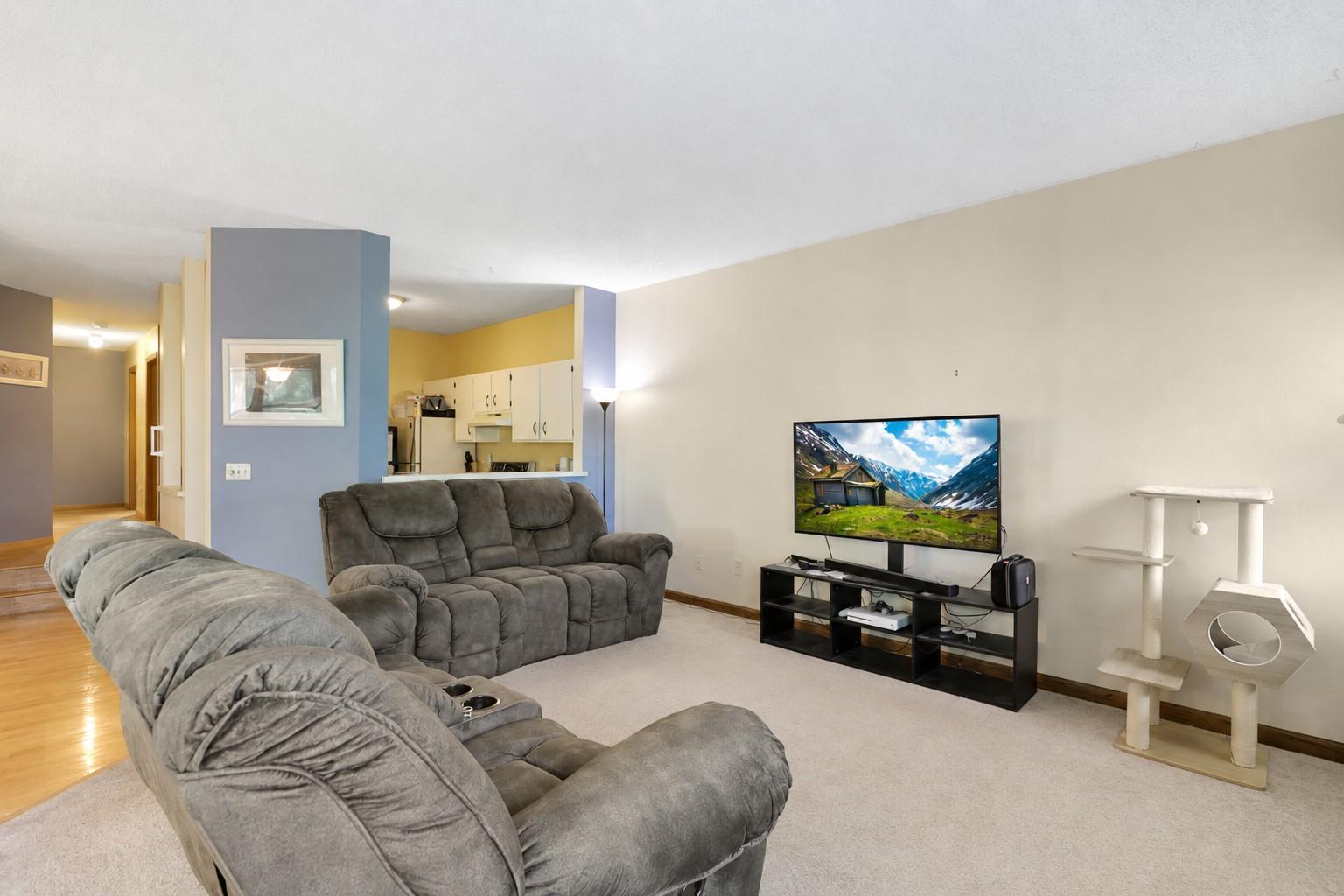 990 Kensington Trail 107 Property Photo 8