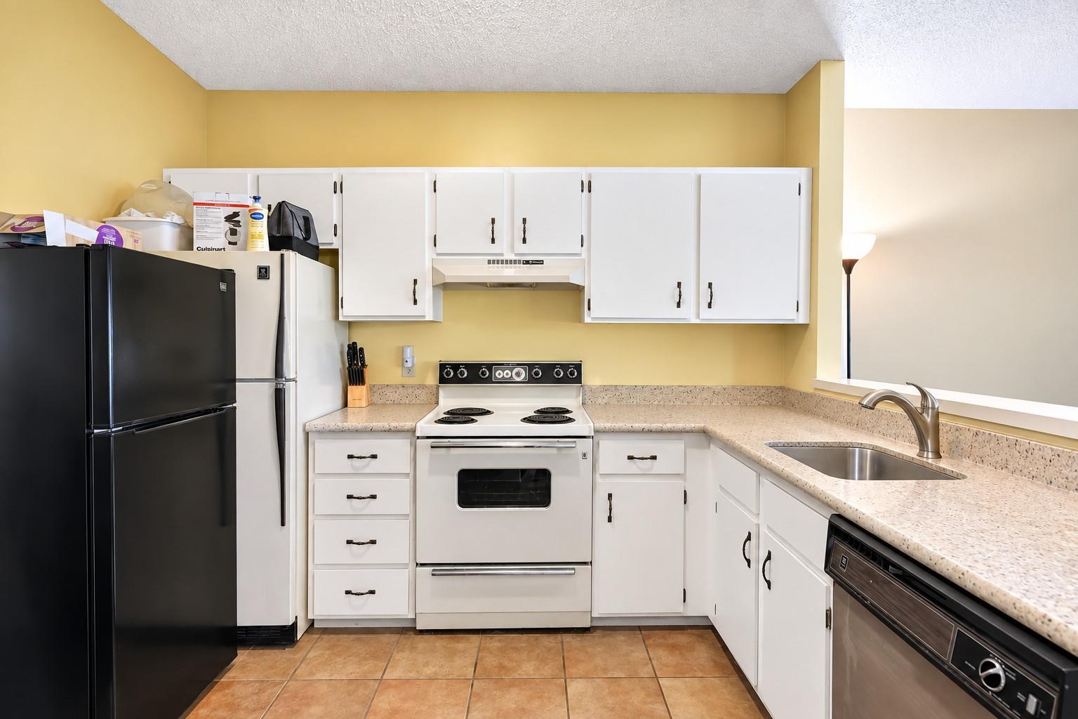 990 Kensington Trail 107 Property Photo 10