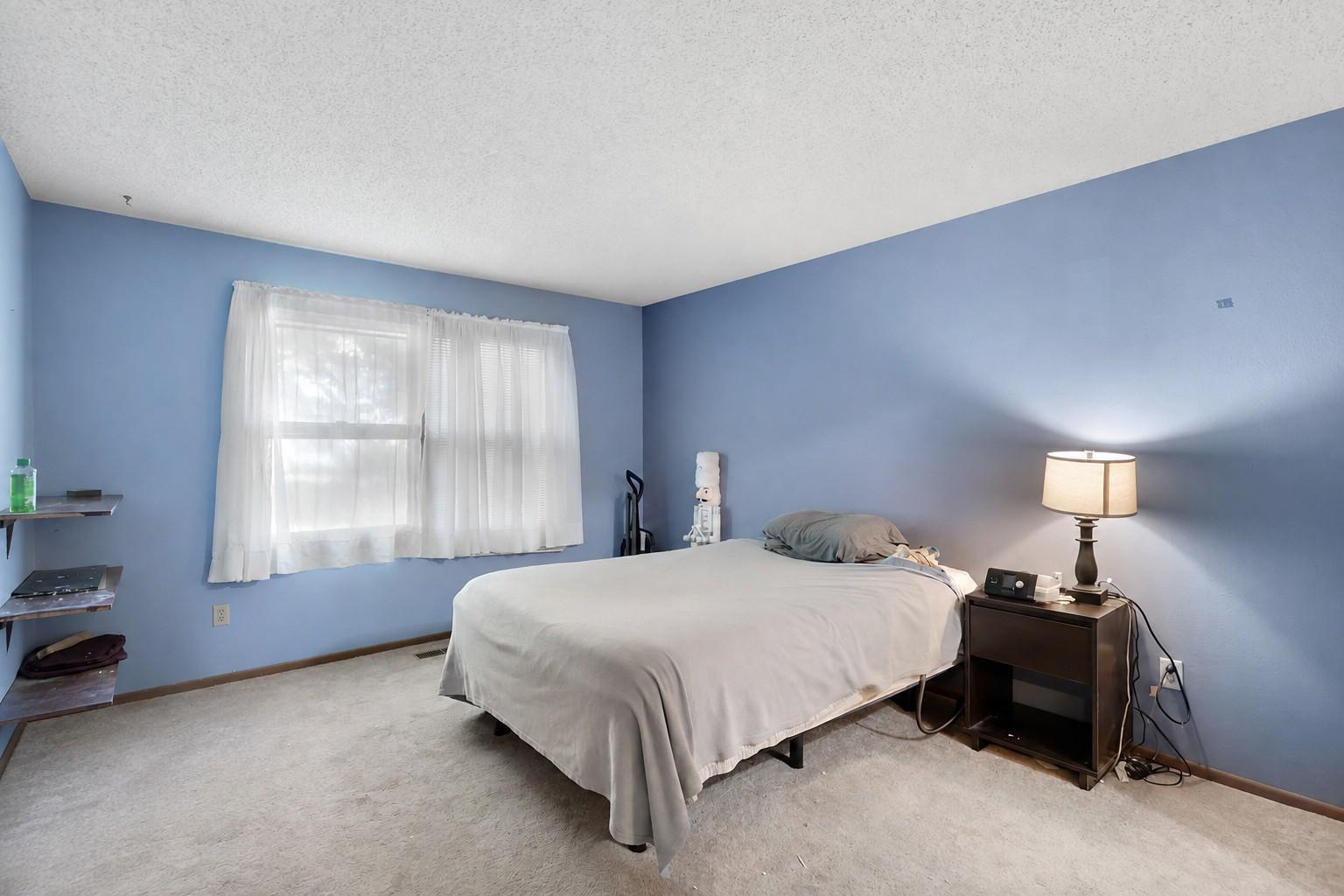 990 Kensington Trail 107 Property Photo 14