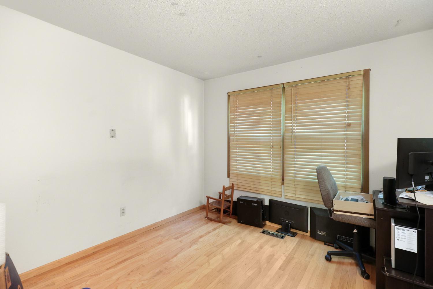 990 Kensington Trail 107 Property Photo 18