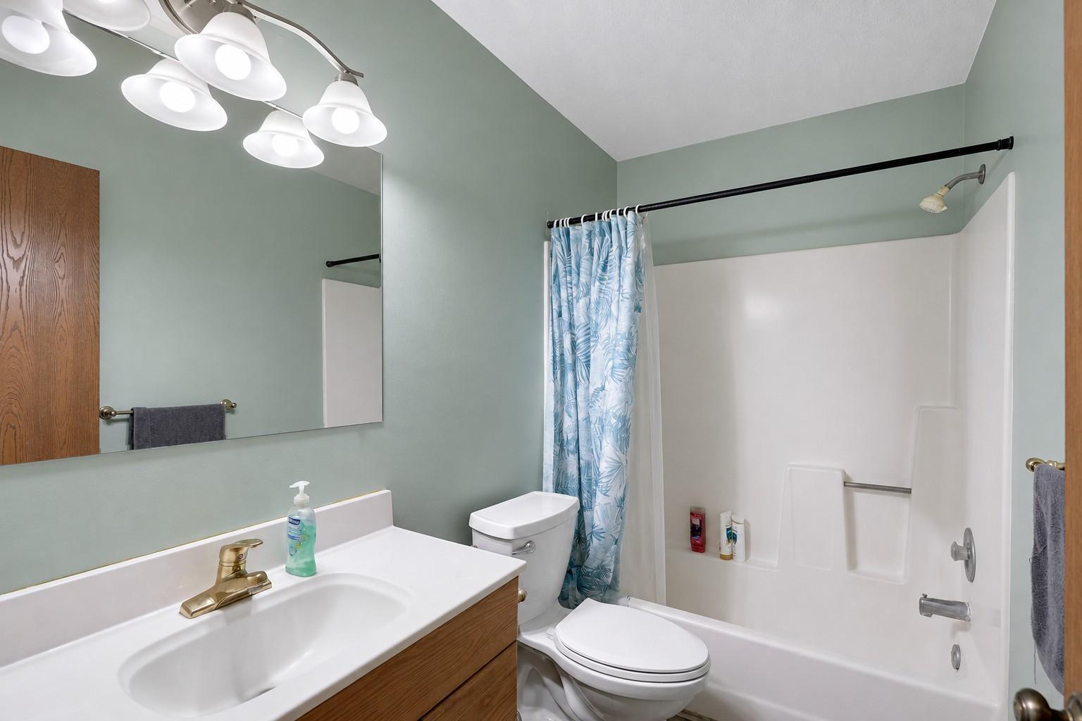 990 Kensington Trail 107 Property Photo 19