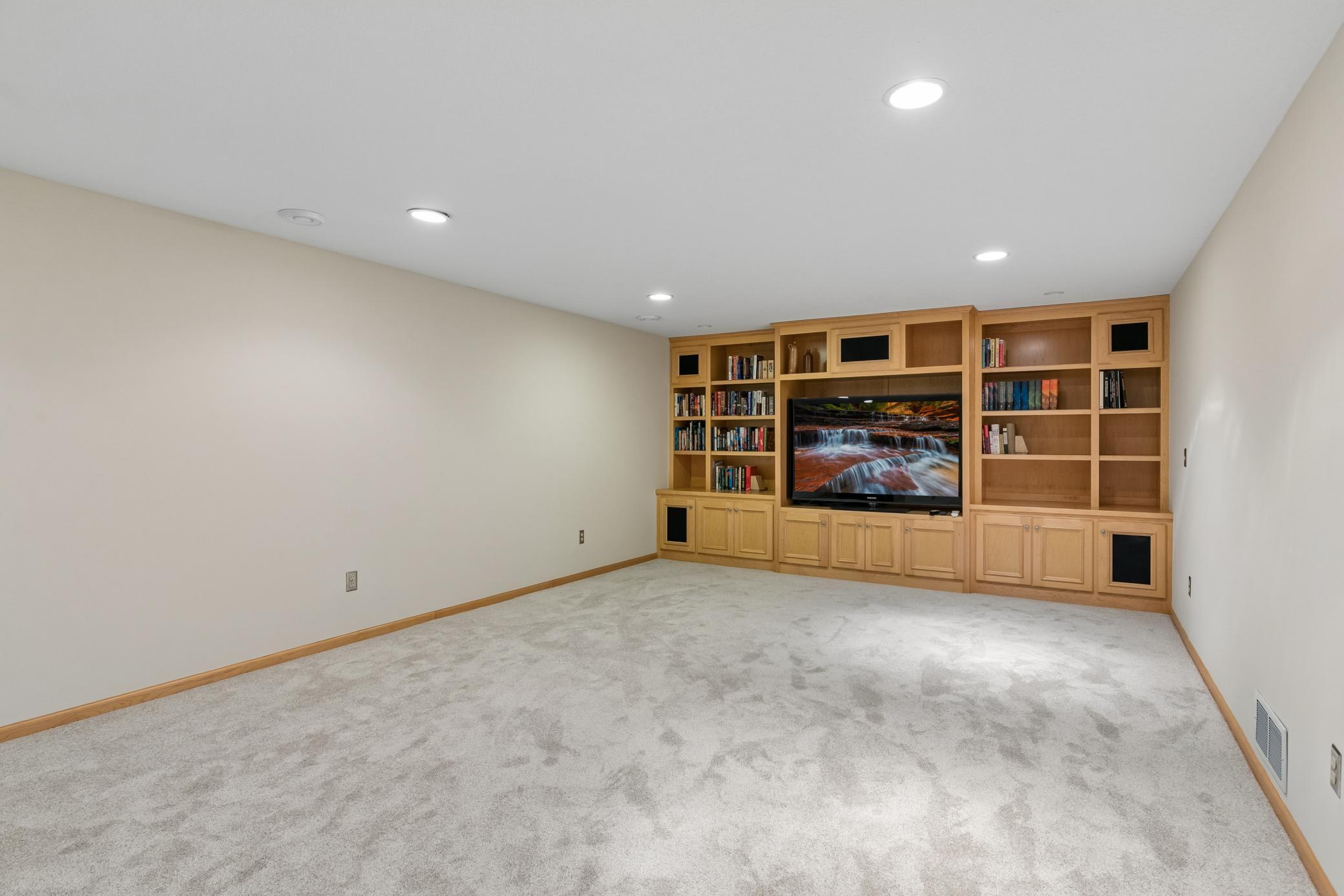 505 Severn Way Property Photo 34