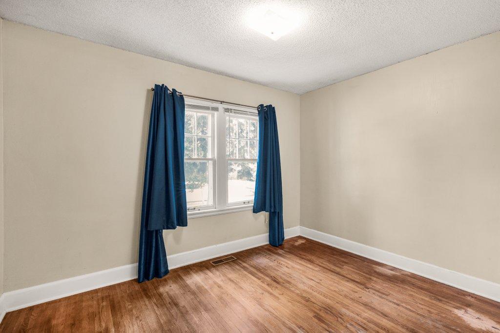 1175 15th Avenue Se Property Photo 3