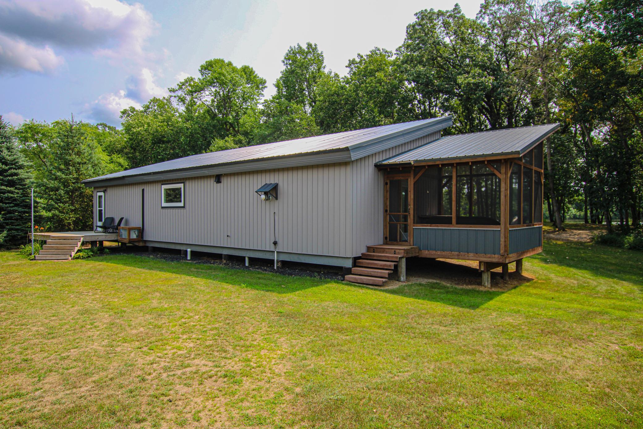 57776 County Highway 136 Property Photo 4
