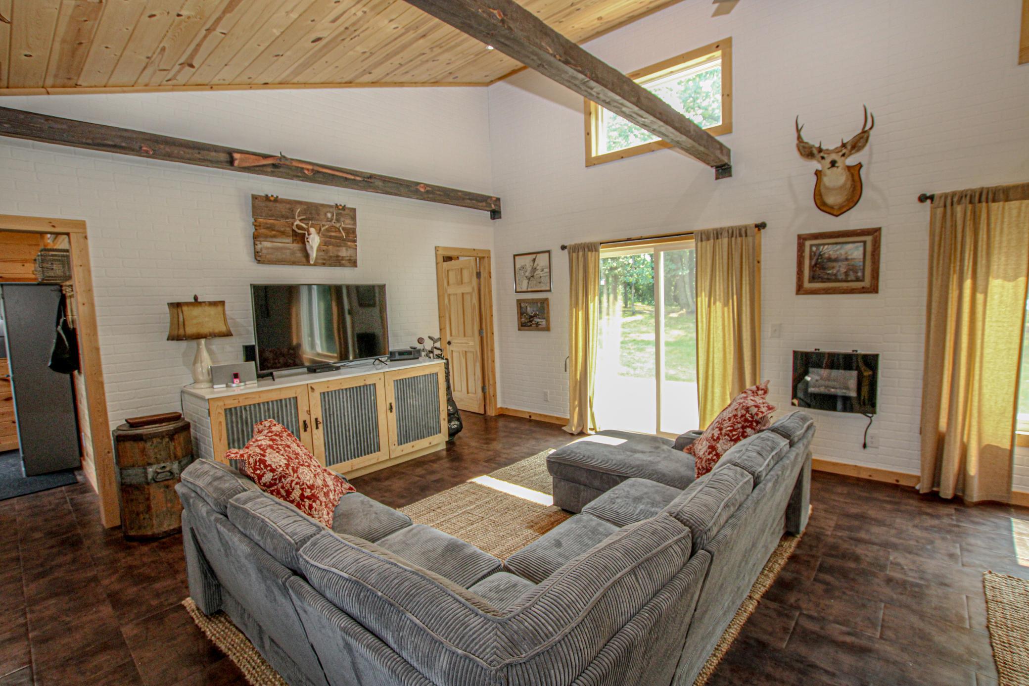 57776 County Highway 136 Property Photo 19