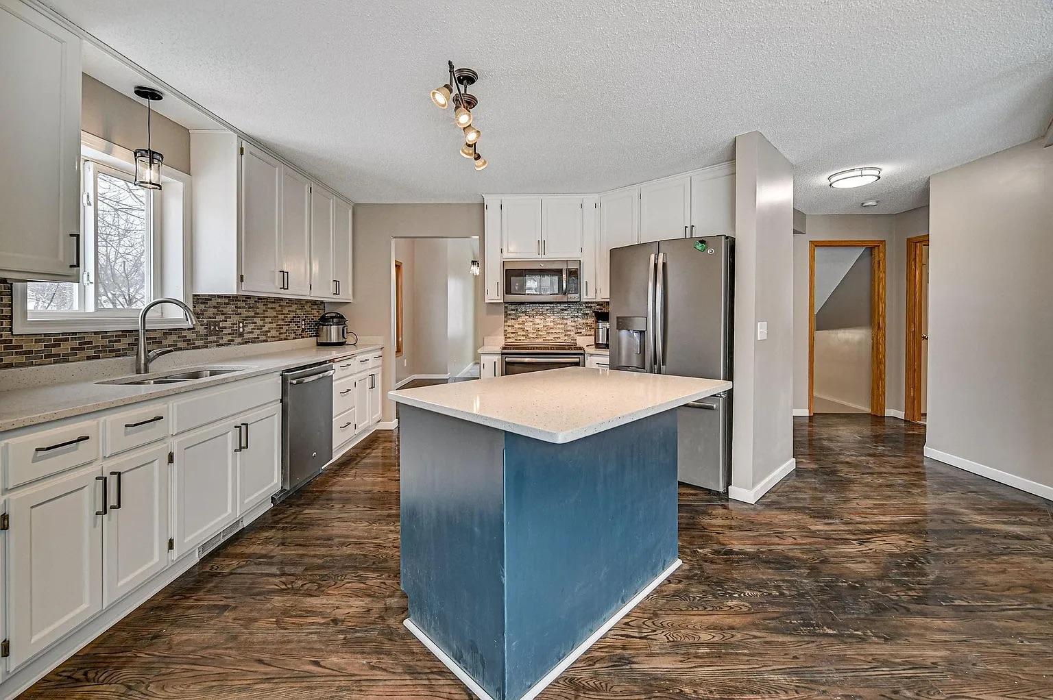 1702 Par Lane Property Photo 4