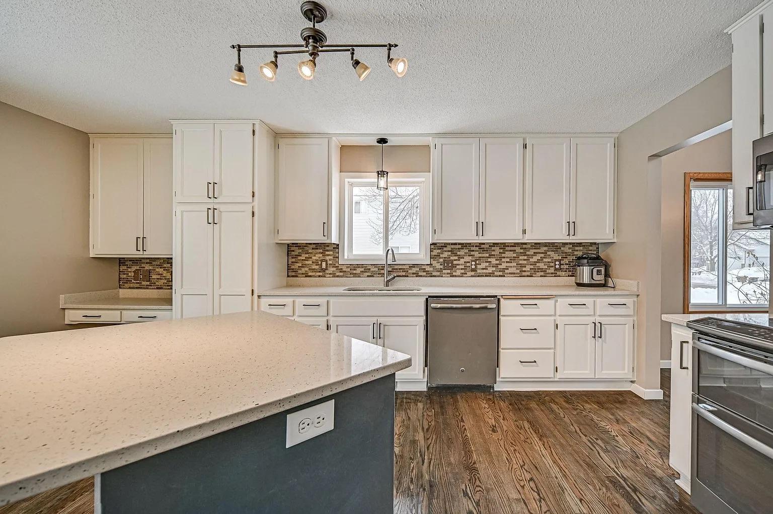 1702 Par Lane Property Photo 5