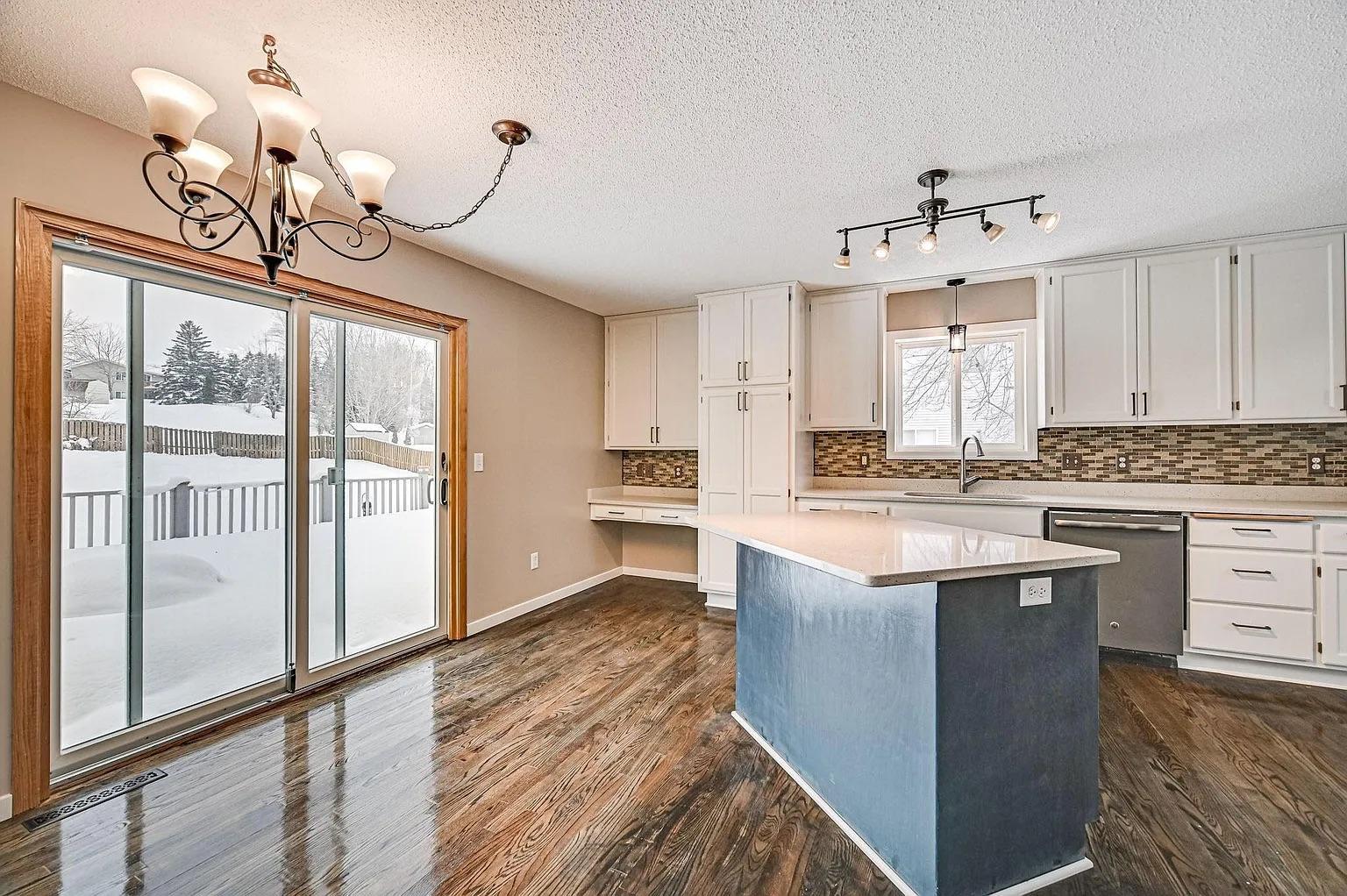 1702 Par Lane Property Photo 8
