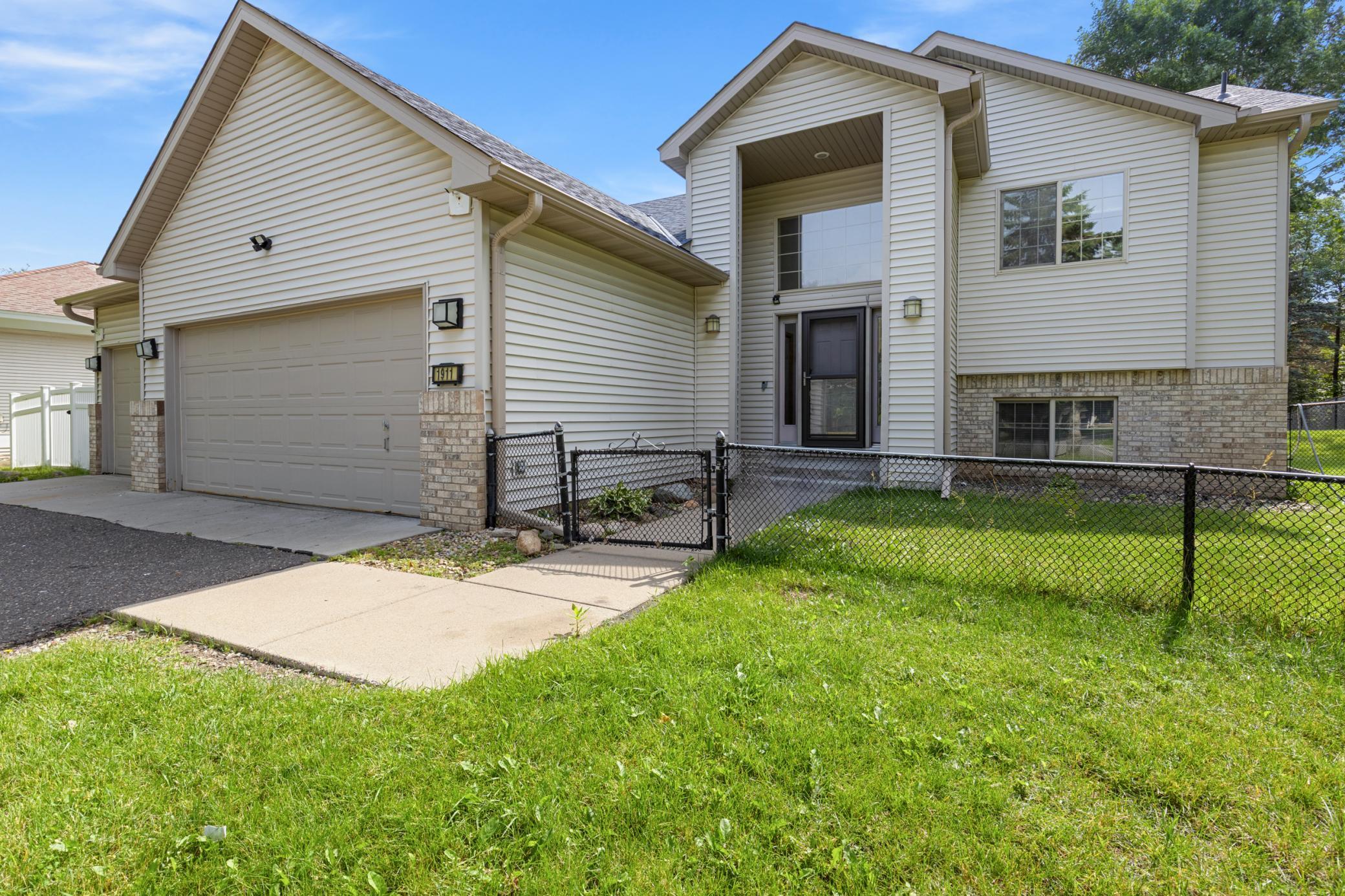 1911 Queens Drive