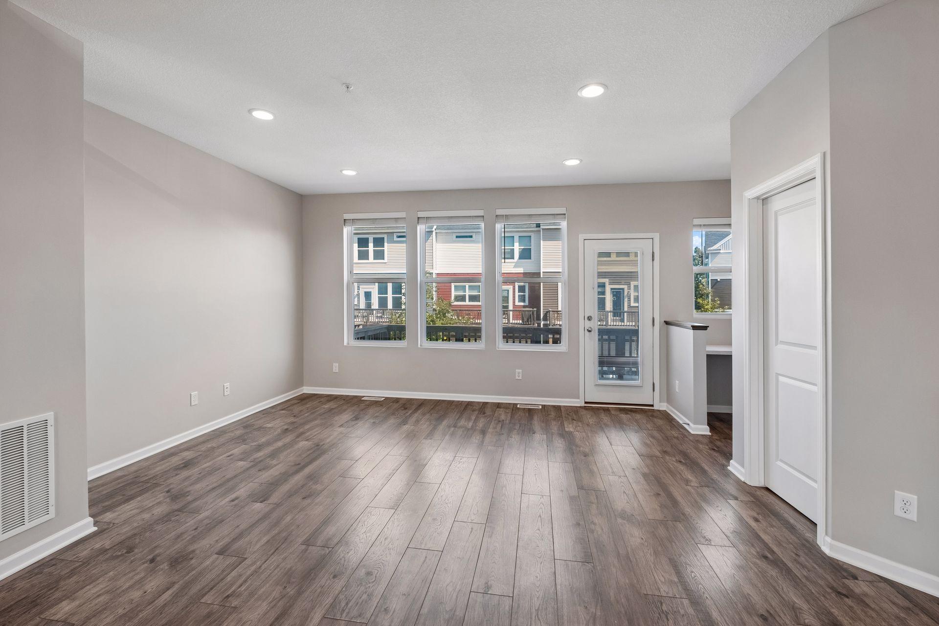5202 Hampton Street Ne Property Photo 5