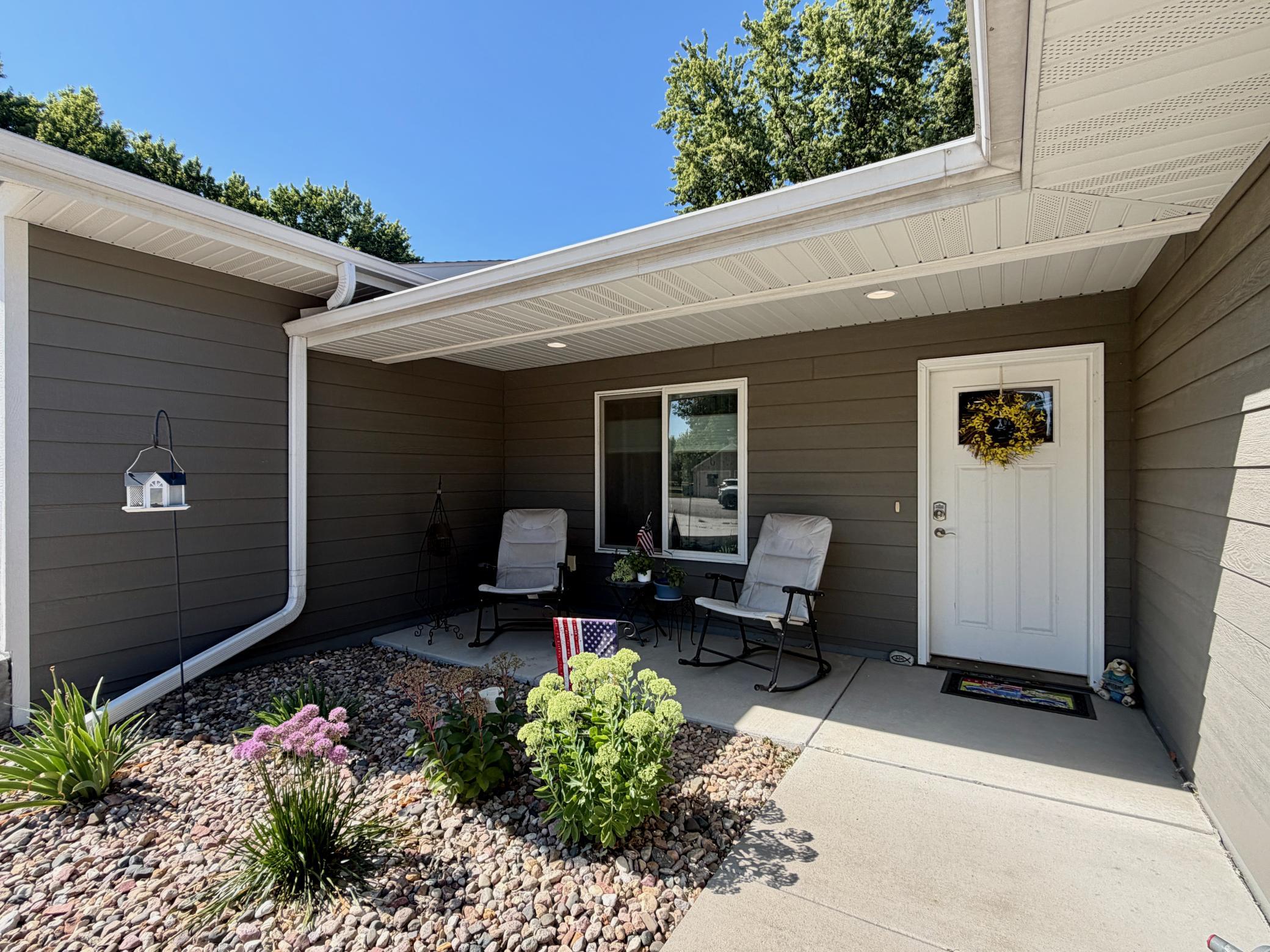104 W Barck Avenue Property Photo 1