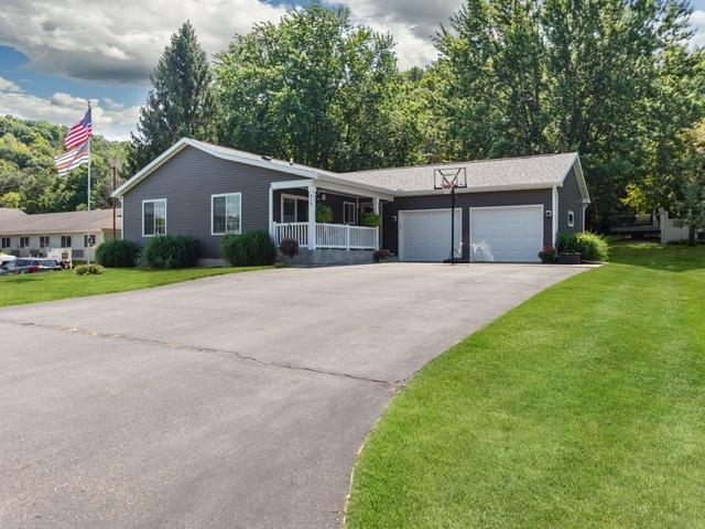 413 Cherry Avenue W