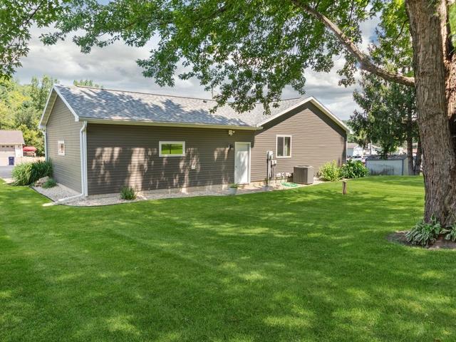 413 Cherry Avenue W Property Photo 4