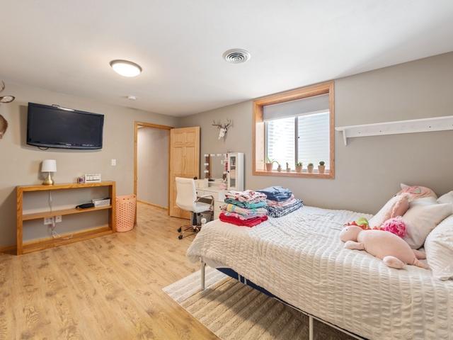 413 Cherry Avenue W Property Photo 16