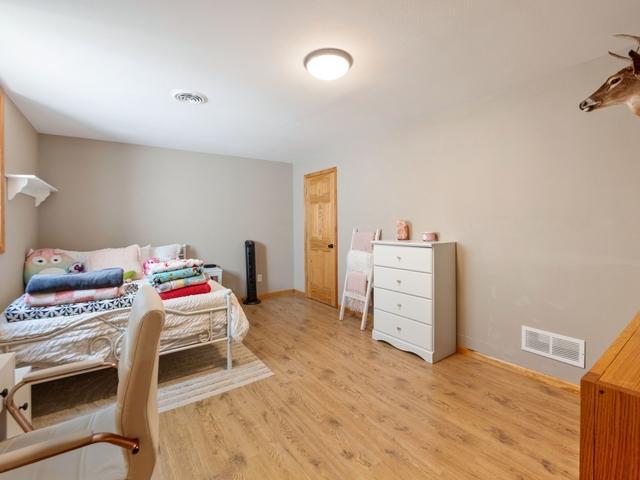 413 Cherry Avenue W Property Photo 17