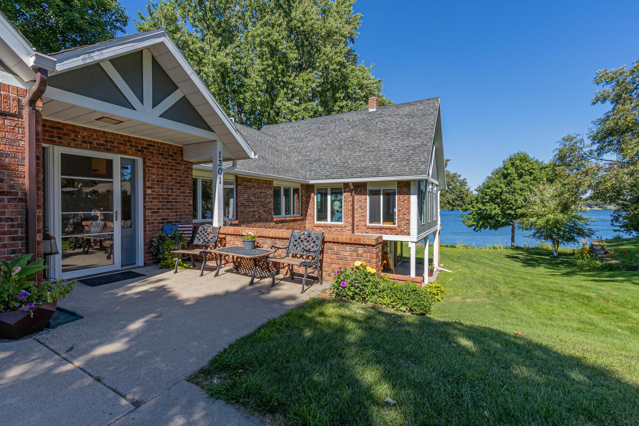 1301 Geneva Drive Property Photo 5