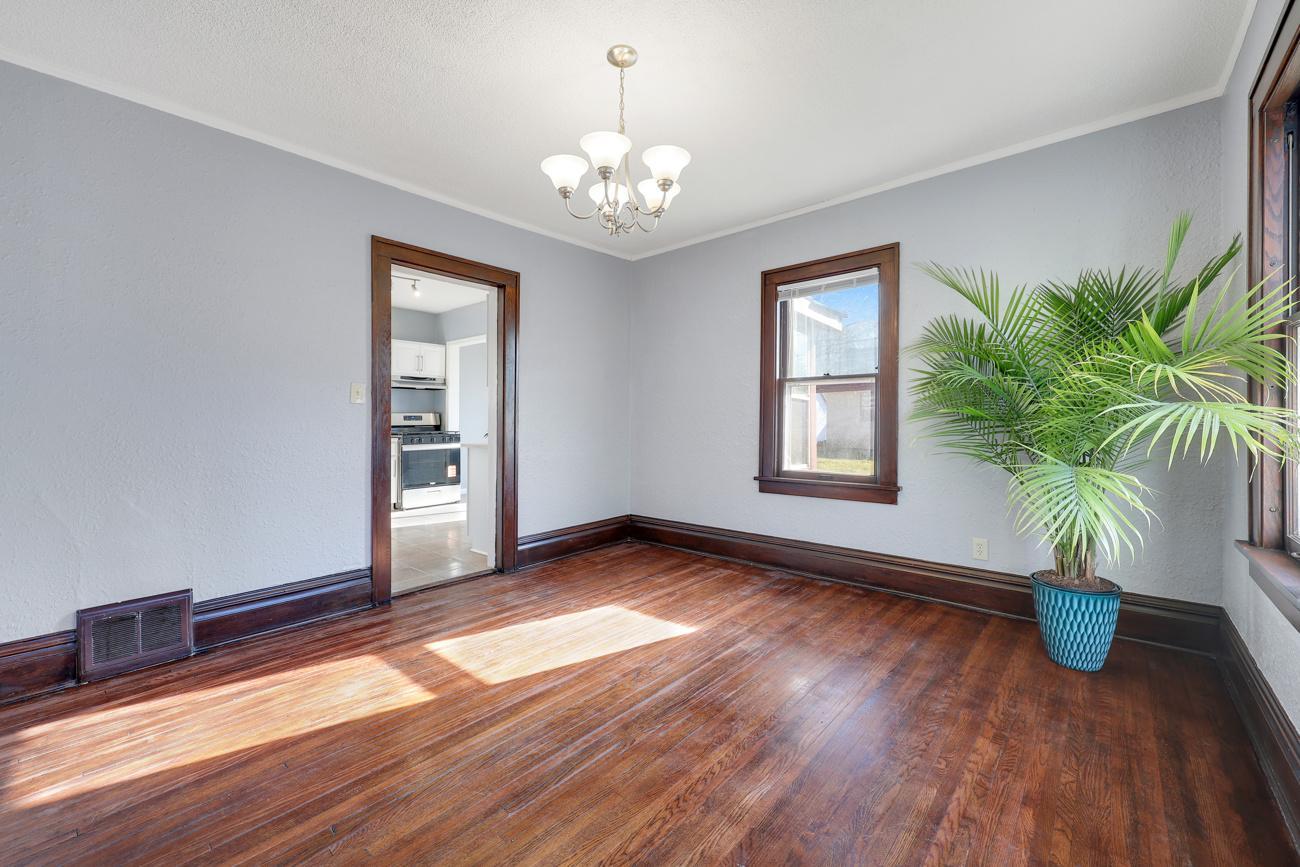 3526 James Avenue N Property Photo 4