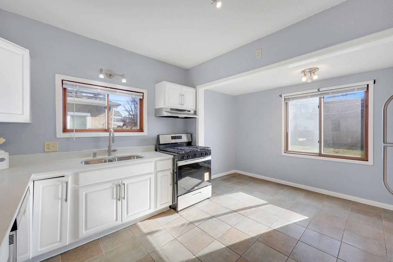 3526 James Avenue N Property Photo 9