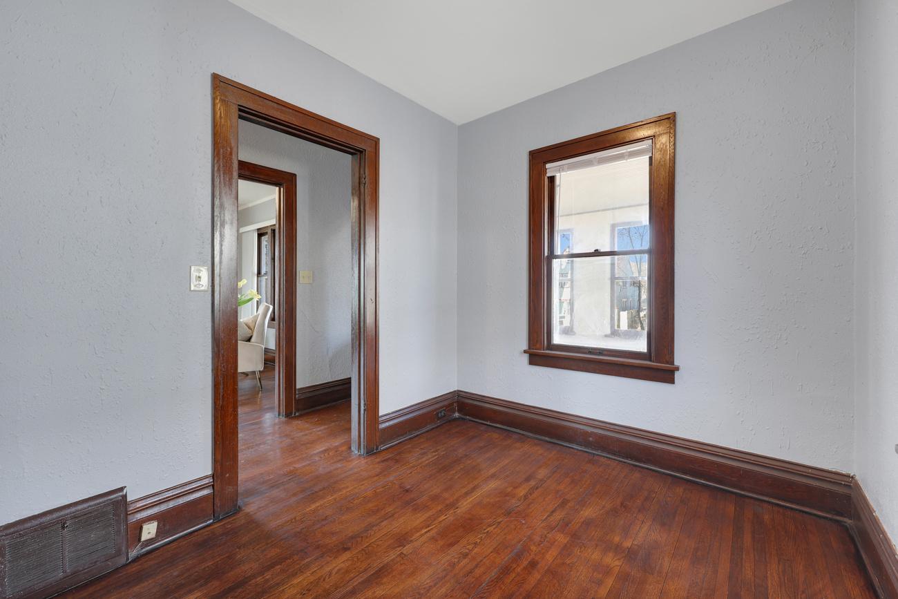 3526 James Avenue N Property Photo 10