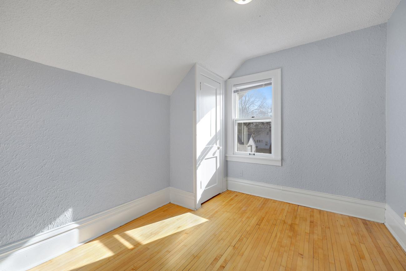 3526 James Avenue N Property Photo 11