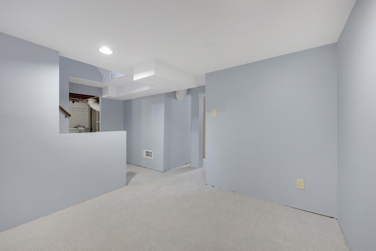3526 James Avenue N Property Photo 16