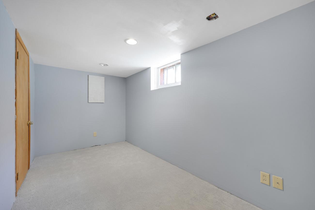 3526 James Avenue N Property Photo 19