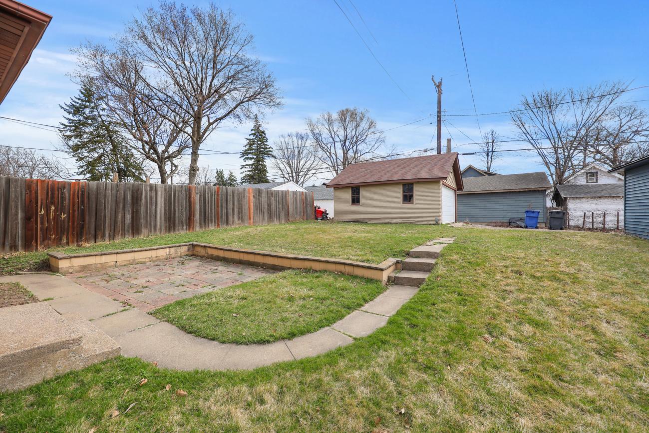 3526 James Avenue N Property Photo 25