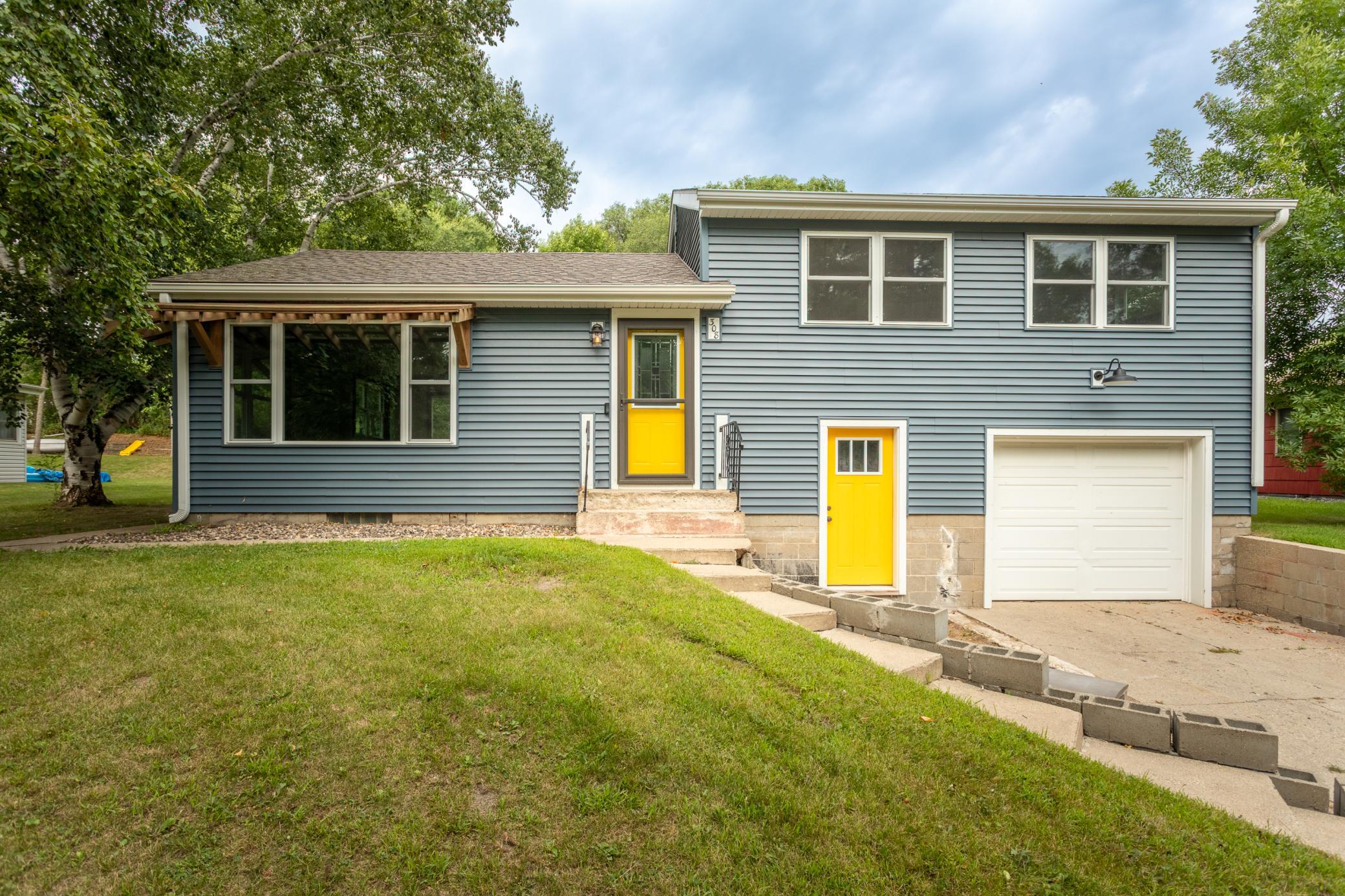 308 Fingal Drive Property Photo 3