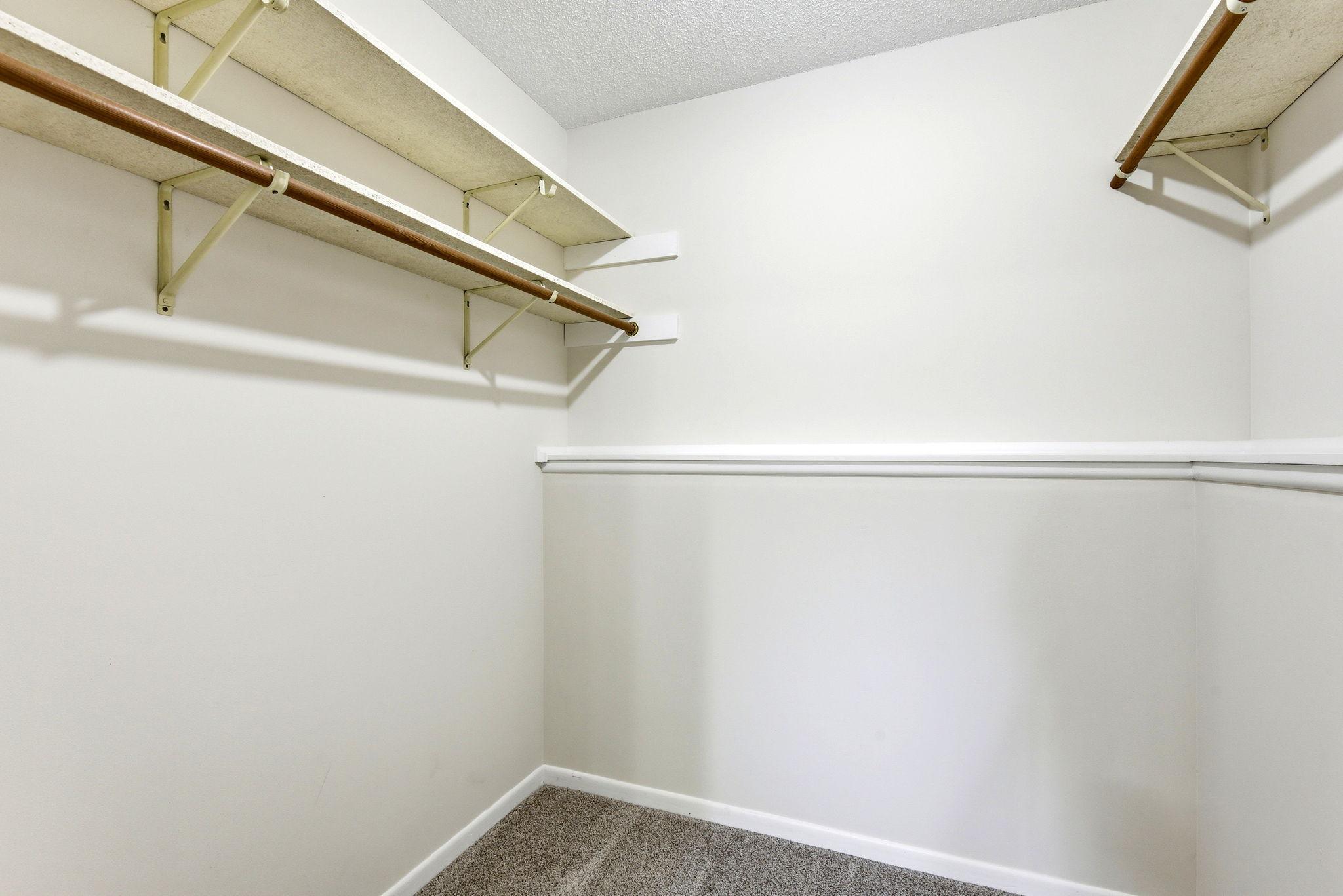 4233 Braddock Trail Property Photo 17