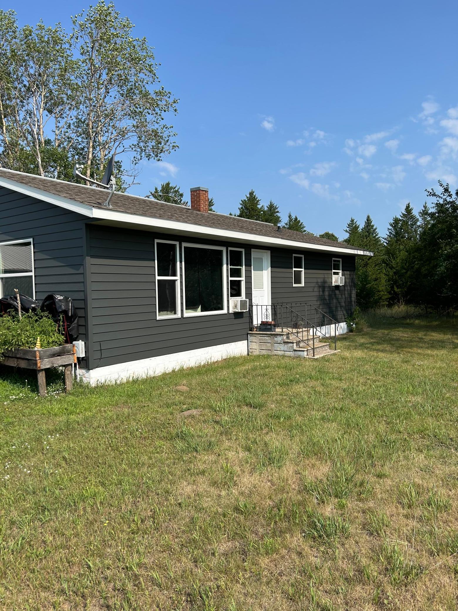 417 Henrietta Avenue N Property Photo 4