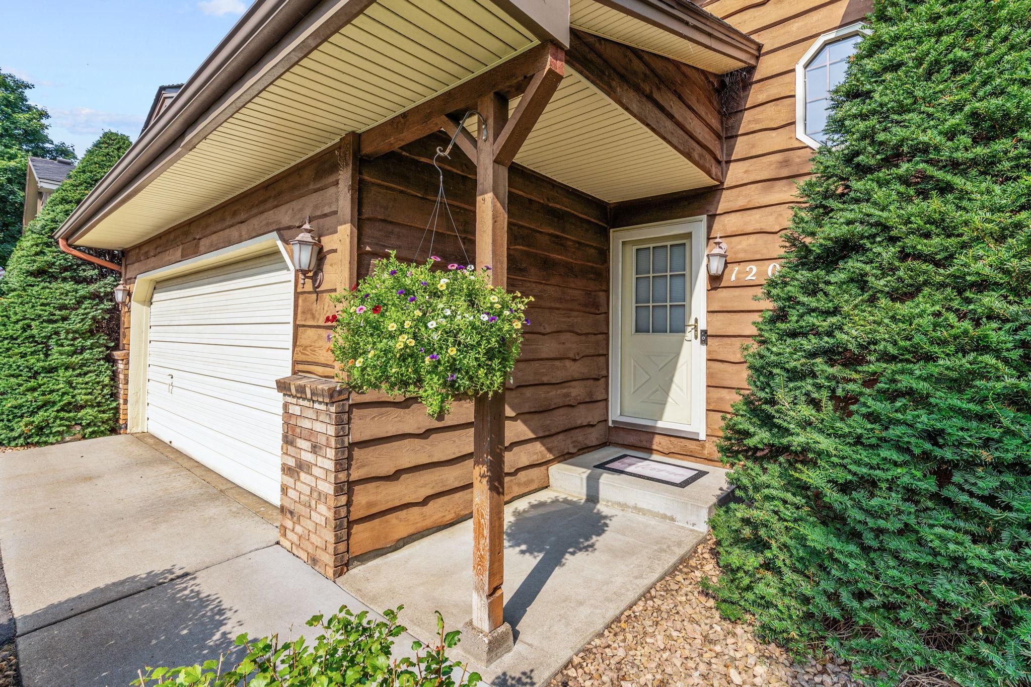 12000 Maryland Court Property Photo 4