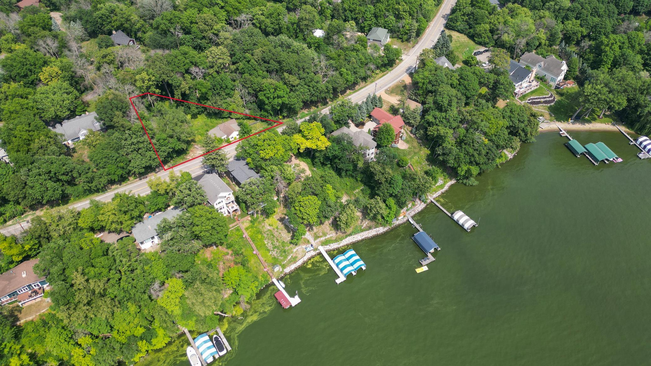 4736 N Shore Drive Property Photo 1