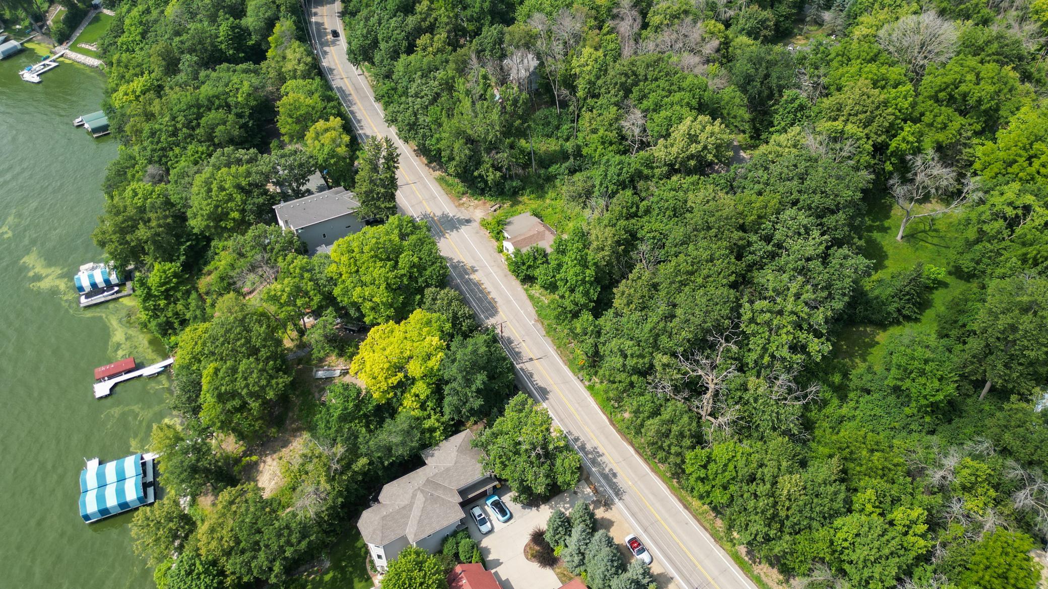 4736 N Shore Drive Property Photo 11